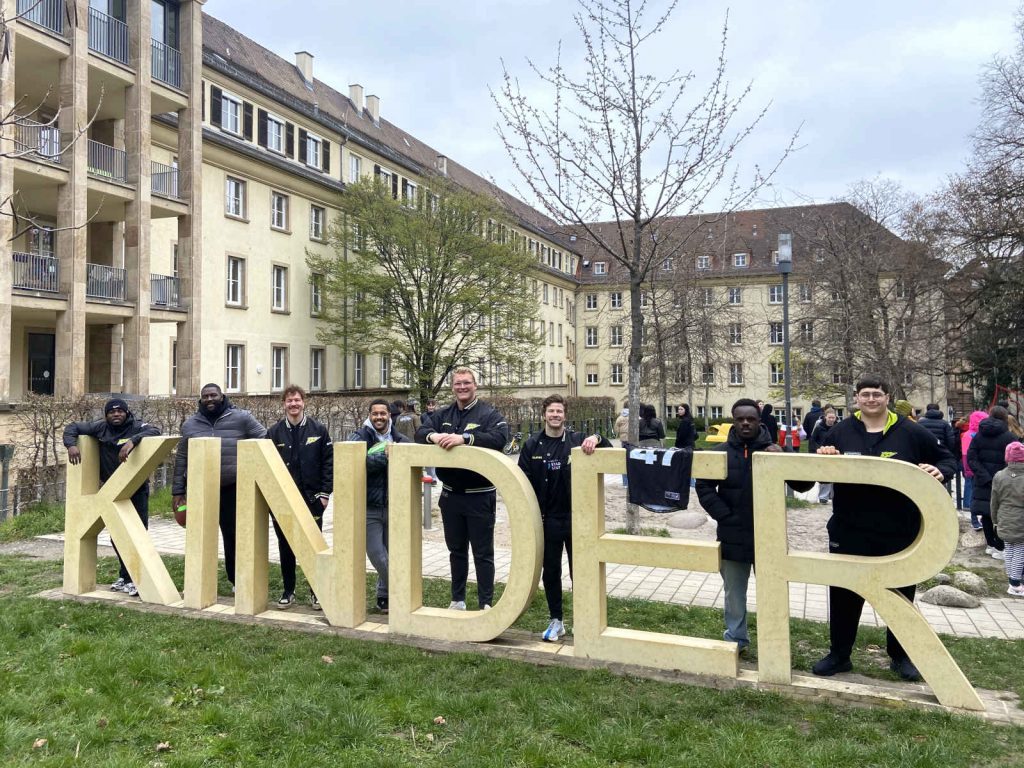 American Football Team Surge zu Besuch in der Kinder- und Jugendpsychiatrie